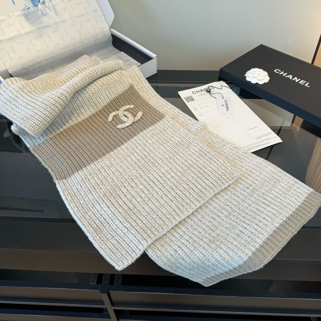 Chanel Two-Tone Knit Scarf
