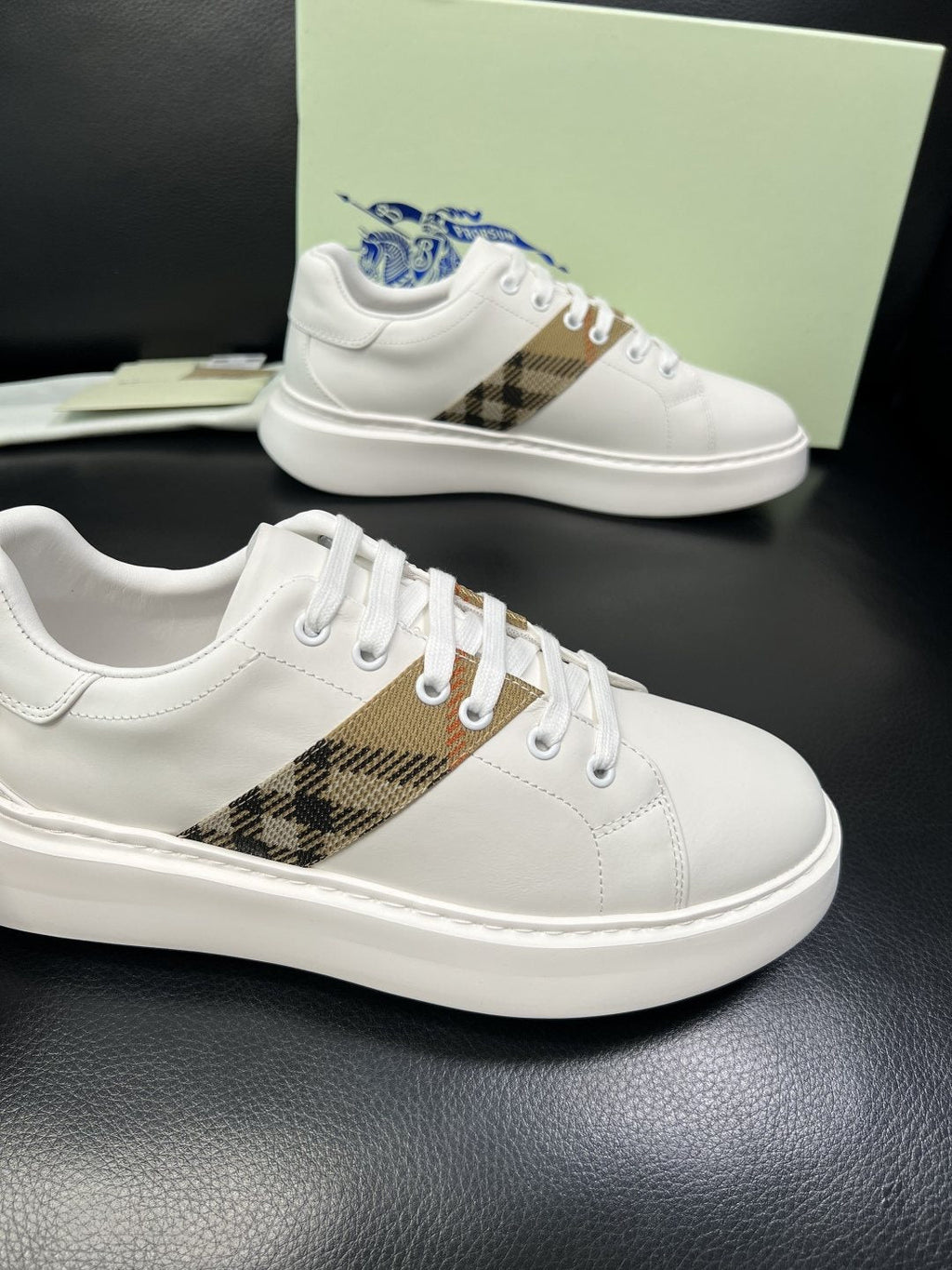 BURBERRY Check-Panel Low-Top Sneakers