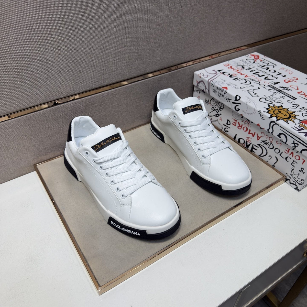 Dolce & Gabbana Men's White Black Low-Top Sneakers